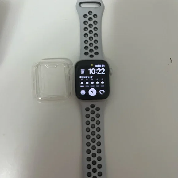 Nike silver shop apple watch